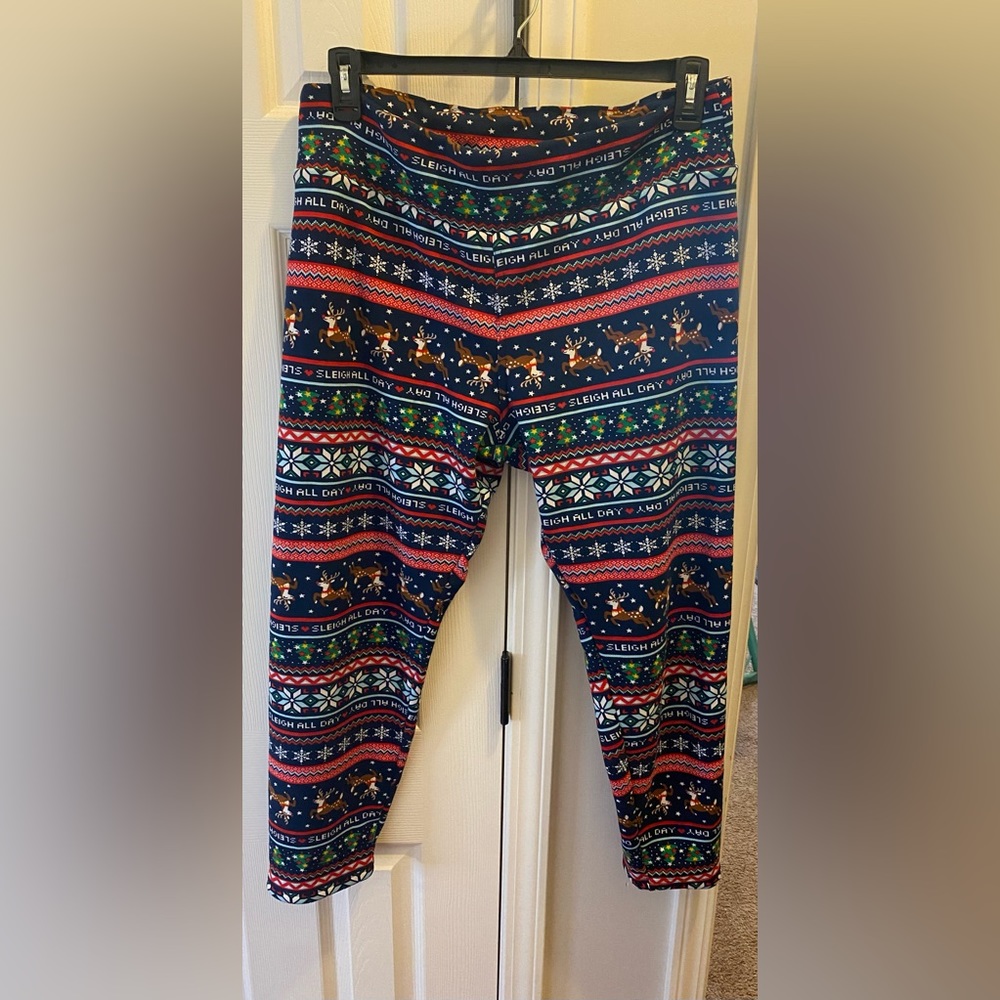X-Large Christmas theme pajama bottoms.